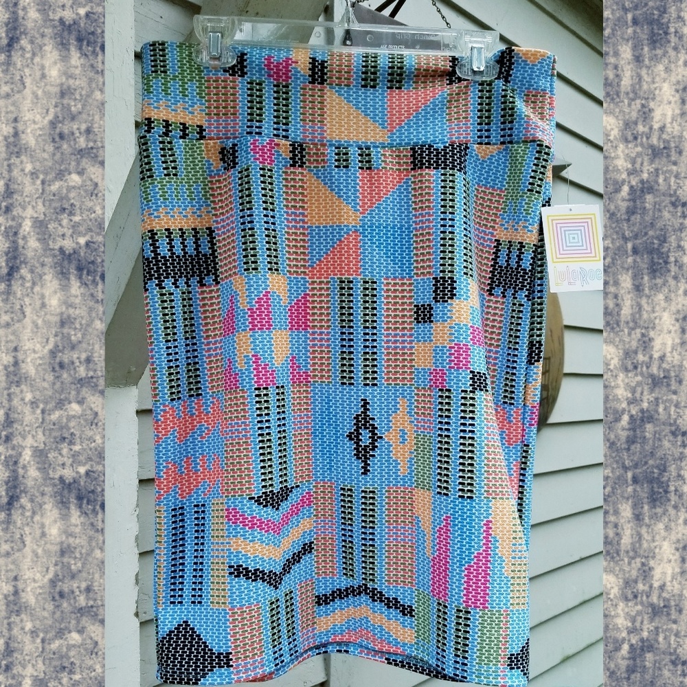 Lularoe Geometric pixelated CASSIE Stretch Knit  skirt NWT SZ L